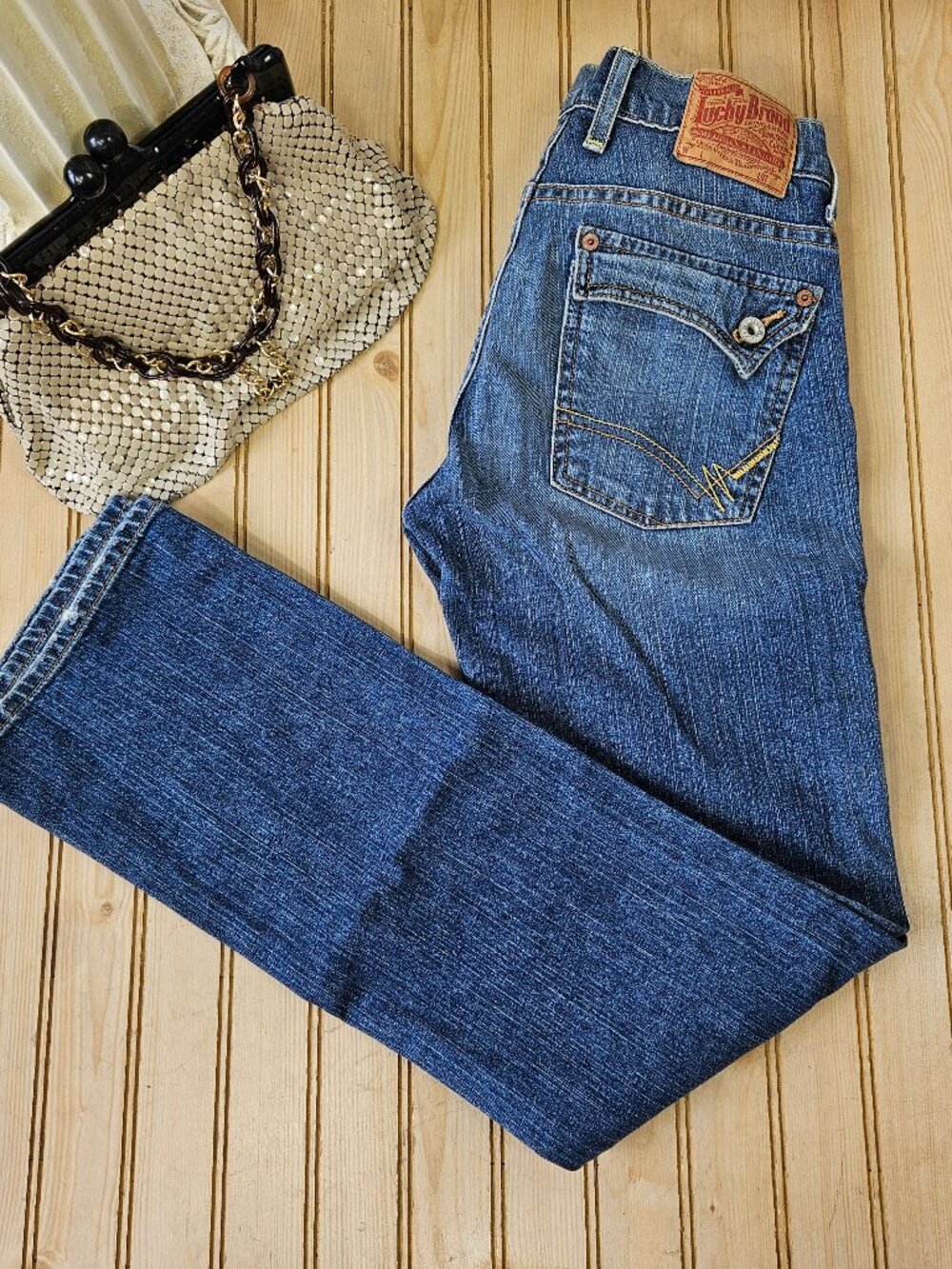 Lucky Brand Size 4/27 Sundown Straight Leg Jeans Flap Pocket Low Rise Med. Wash